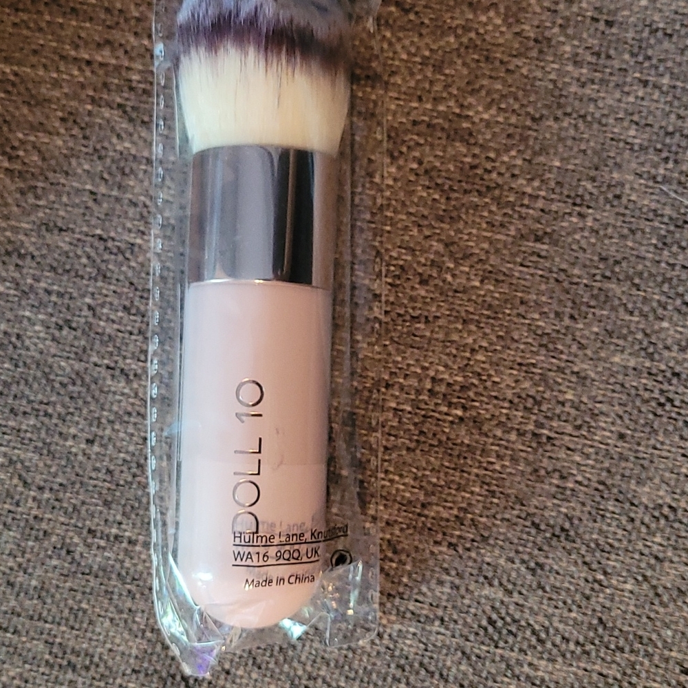 Doll 10 no 6 makeup brush